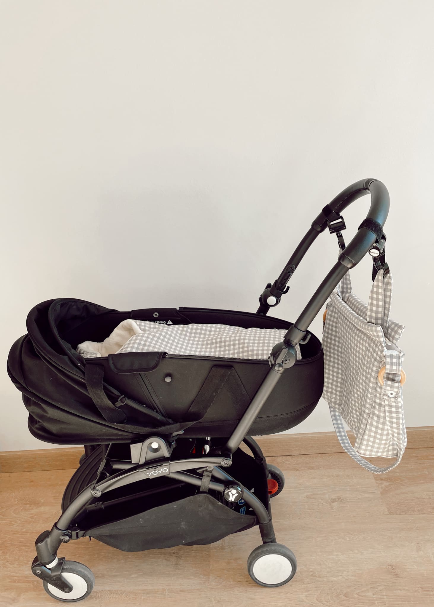 bolso-invierno-tienda-bebe-auspain-recien-nacido-abrigado-bolsa-cochecito-cuadro-vichy-gris-unisex-paseo-yoyo-yoyo2-yoyobassinet