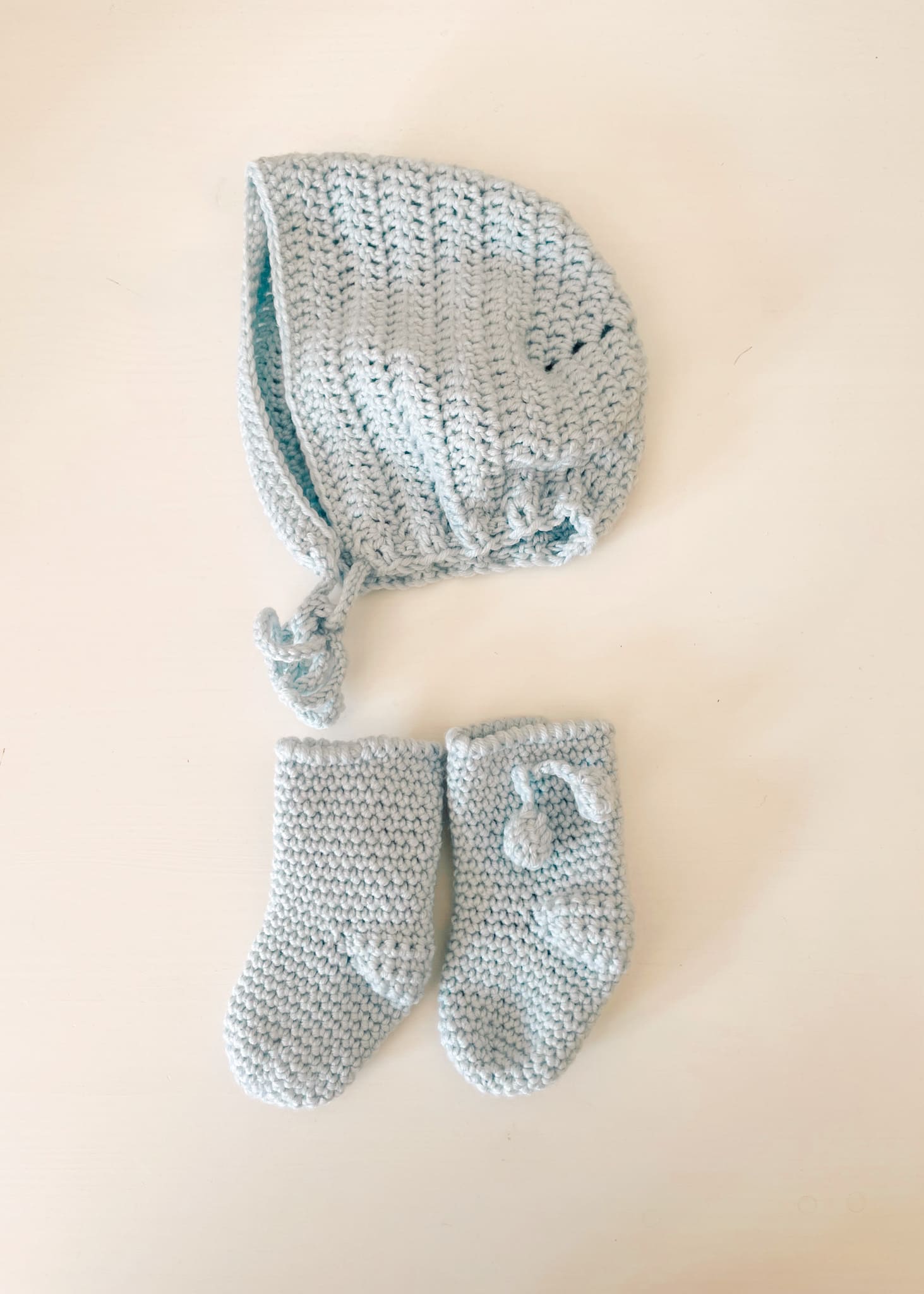 capota-azul-claro-bebe-lana-merino-punto-recien-nacido-unisex-au-spain-calcetines-patucos-a-juego