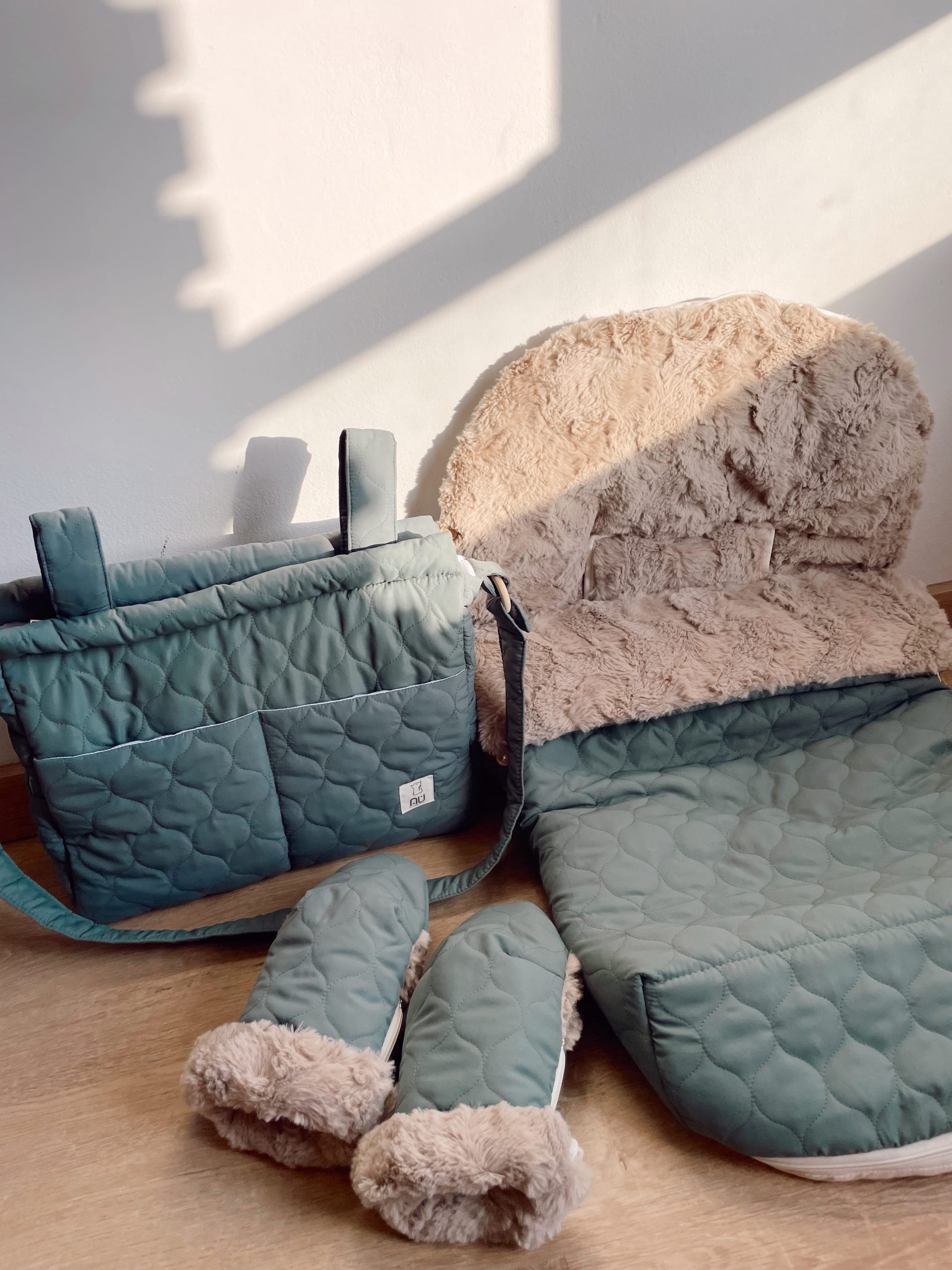 conjunto-paseo-verde-guateado-silla-saco-invierno