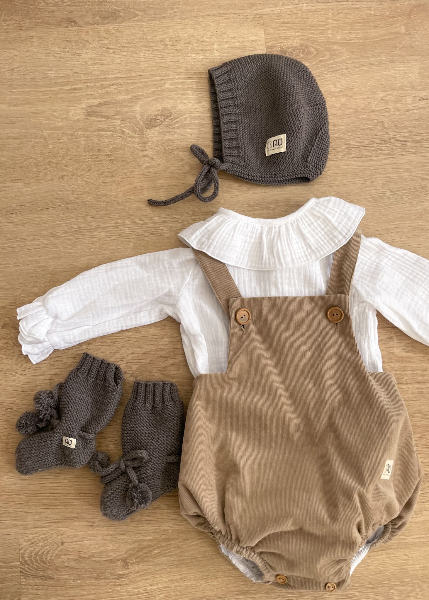 conjunto-peto-pana-unisex-blusa-muselina-blanca-auspain-moda-bebe-infantil