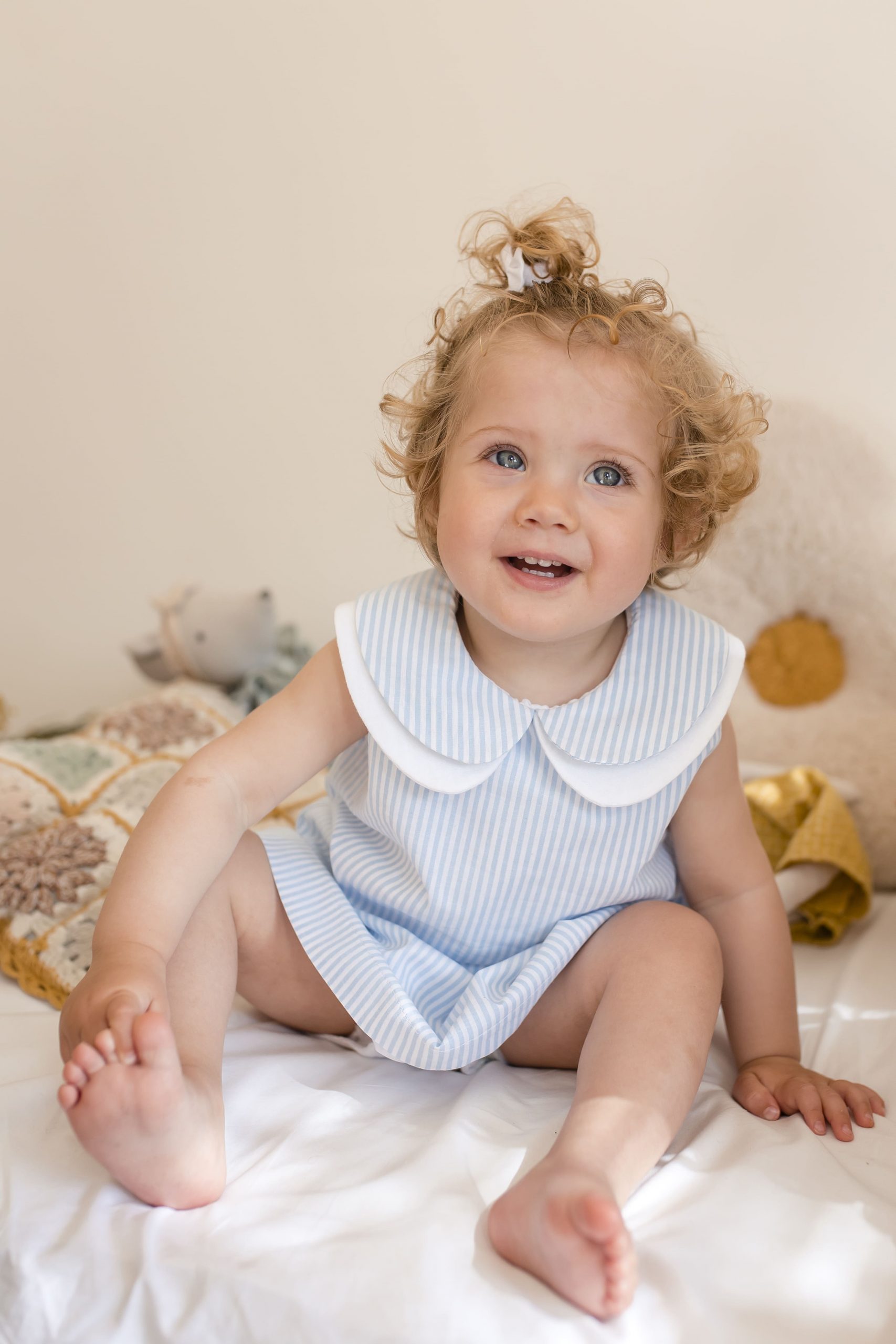 cuello-bebe-ropa-infantil-vestido-clasico-trapecio-auspain-rayas-celestes