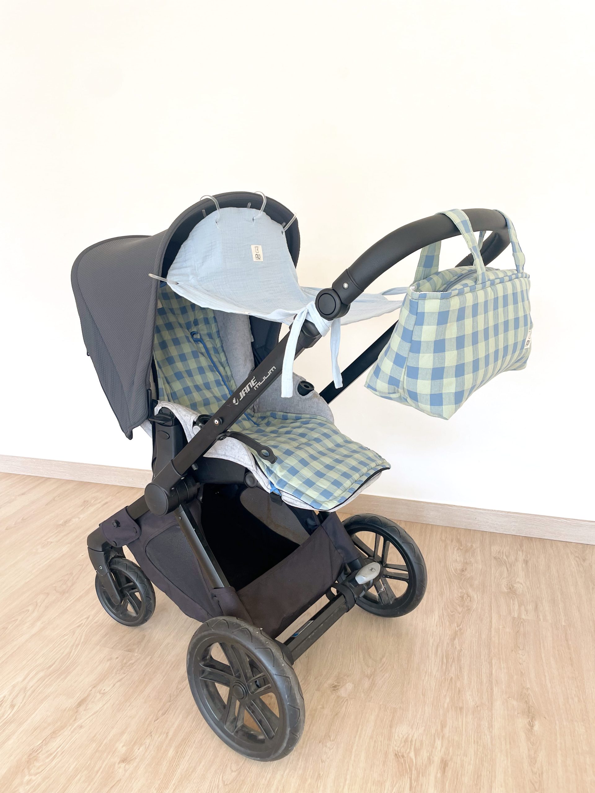 parasol-sombirlla-sol-verano-bebe-paseo-azul-asupain