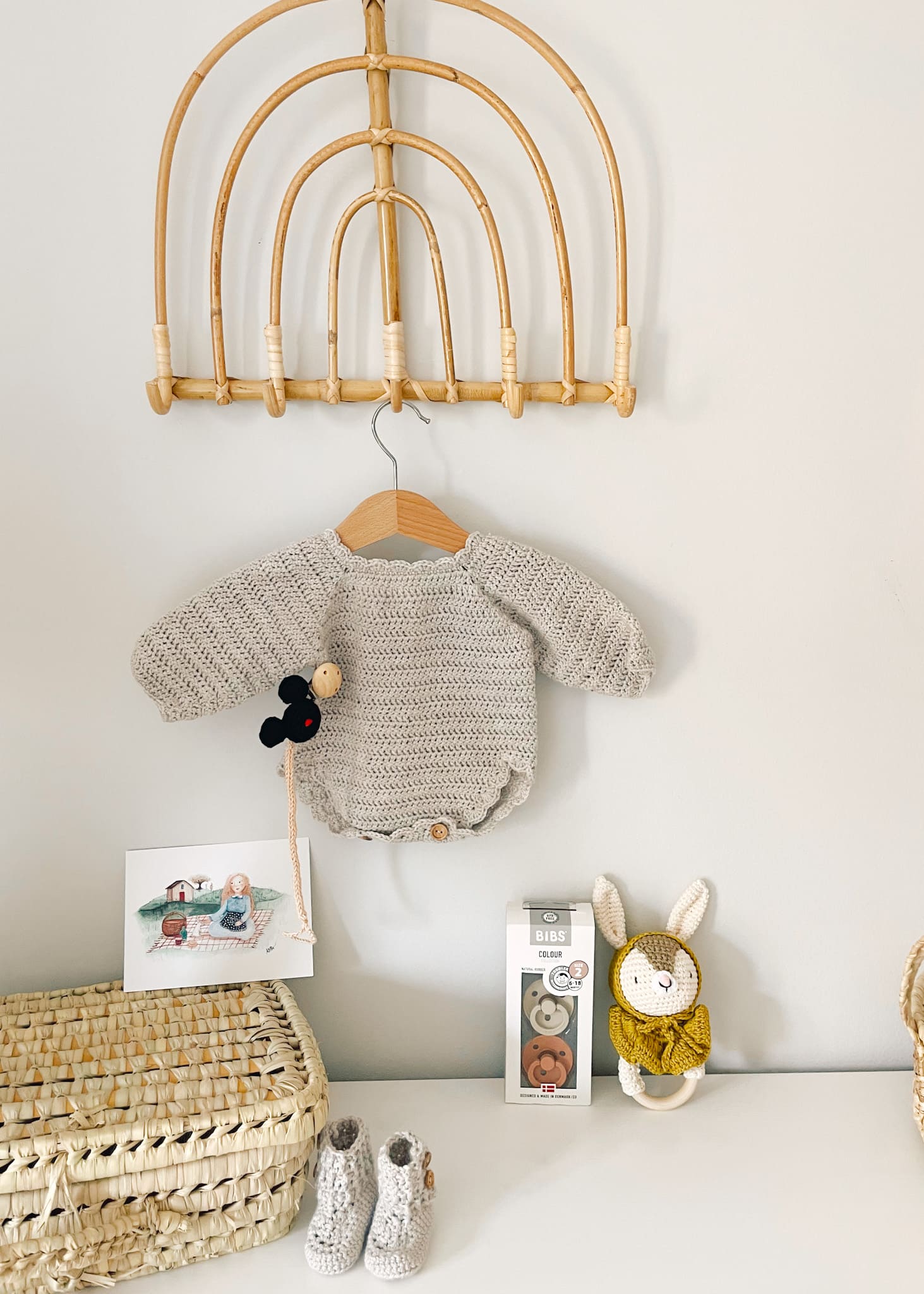 pelele-de-punto-hecho-a-mano-crochet-lana-merino-au-spain-unisex-beige