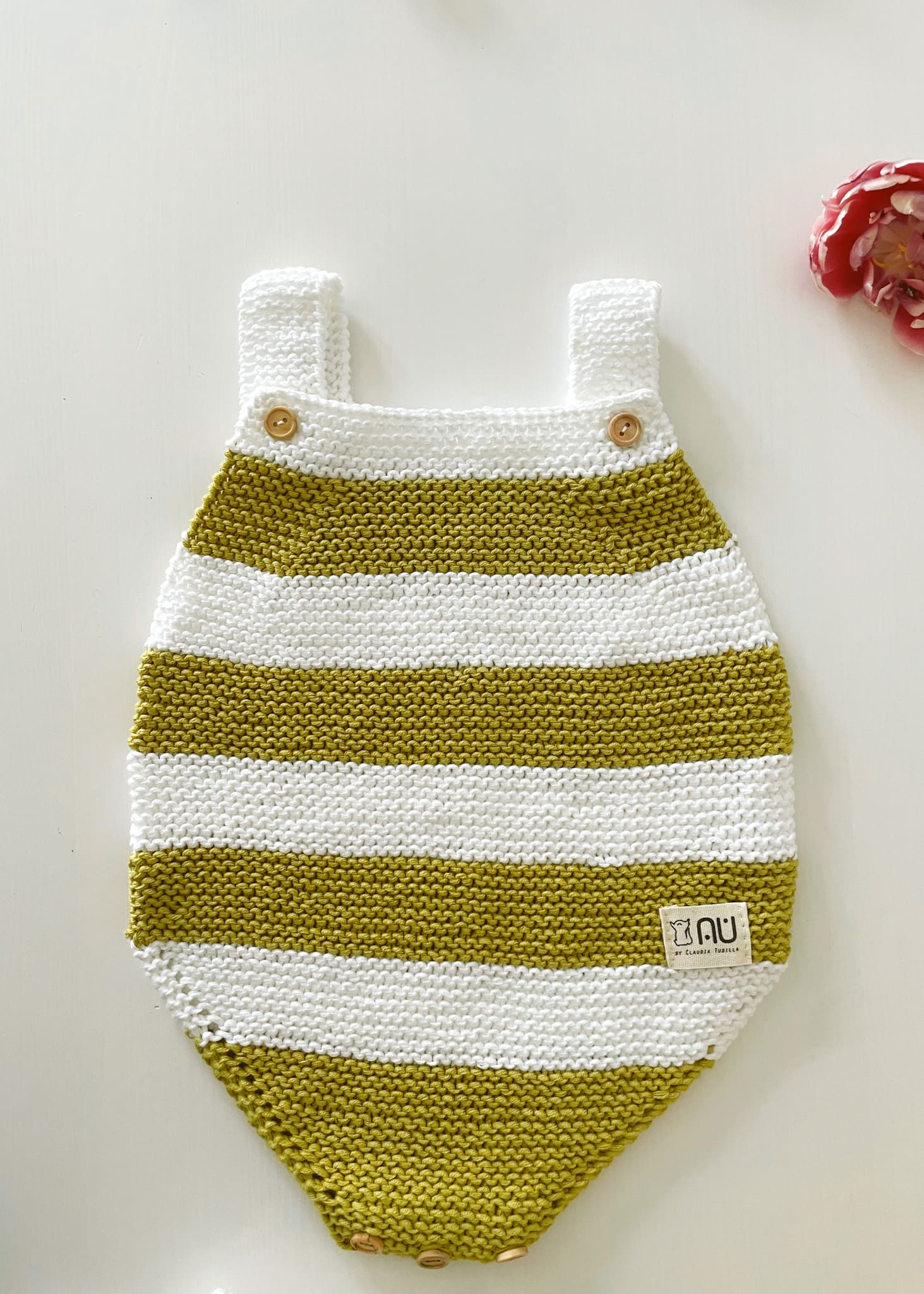 ranita-pelele-peto-punto-rayas-auspain-bebe-hecho-a-mano-verde-aceite