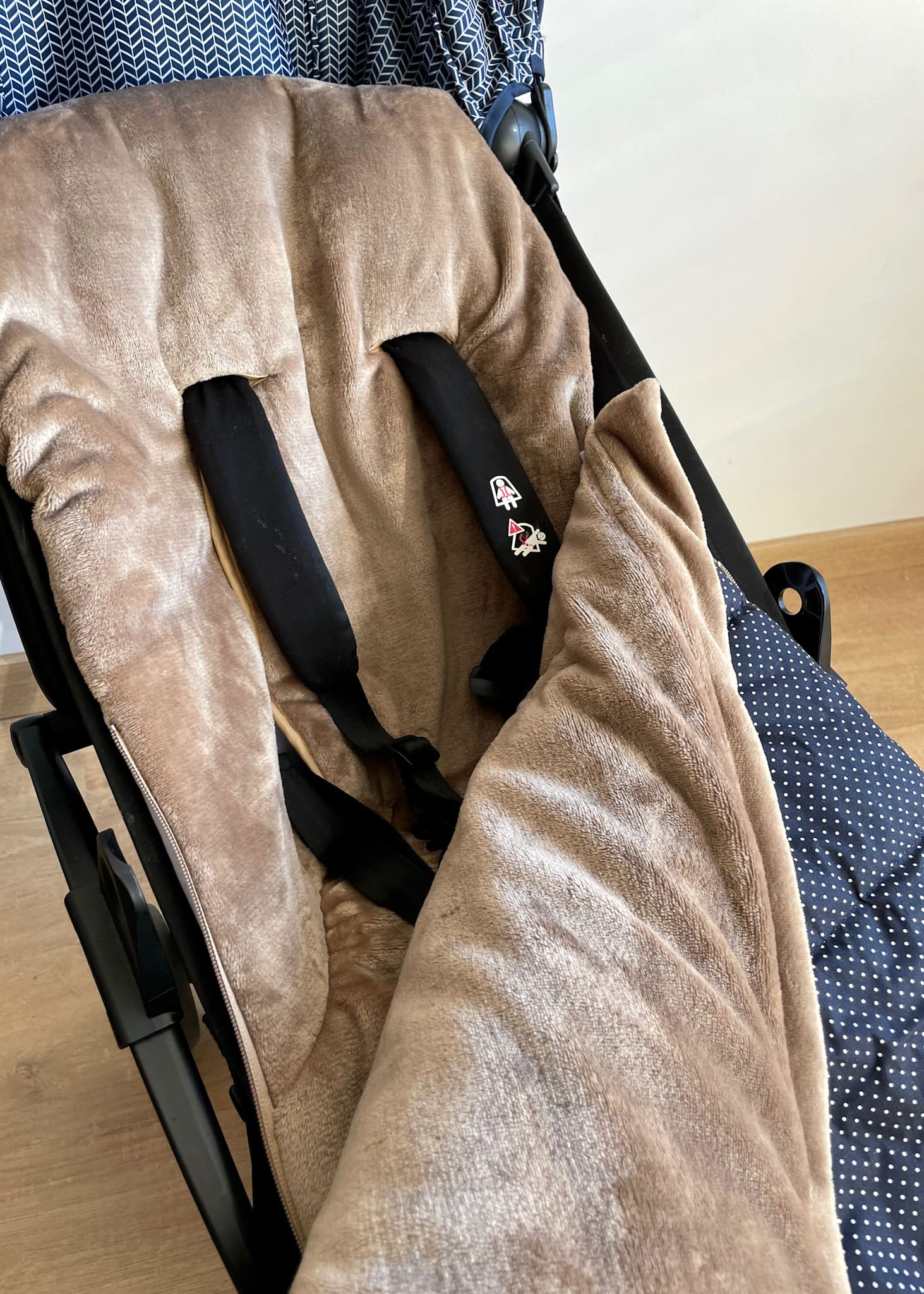saco-silla-invierno-paseo-abrigado-bebe-universal-auspain-ligera-tienda-infantil